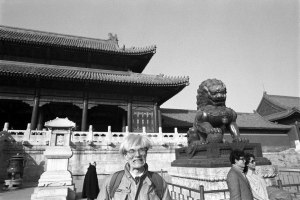 Christopher-Makos-Andy-Warhol-in-China.-©Christopher-Makos